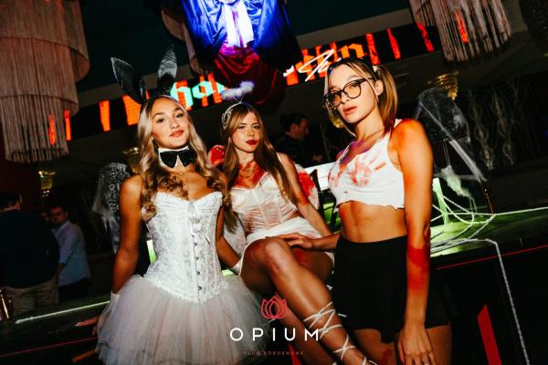 Halloween Italiano all'Opium Club, discoteca di Pordenone &ndash; foto 10