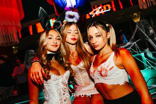 Halloween Italiano all'Opium Club, discoteca di Pordenone &ndash; foto 11
