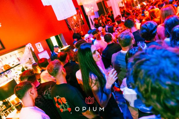 Halloween Italiano all'Opium Club, discoteca di Pordenone &ndash; foto 72