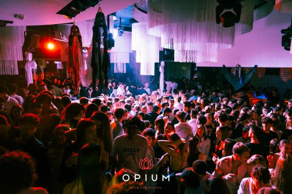 Halloween Italiano all'Opium Club, discoteca di Pordenone &ndash; foto 126