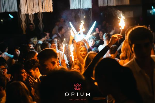 Opening all'Opium Club, discoteca di Pordenone &ndash; foto 95