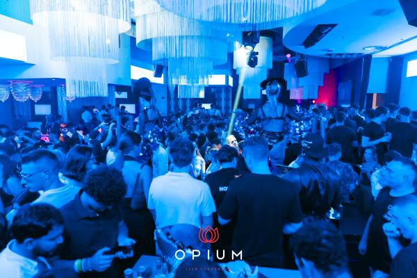 Opening all'Opium Club, discoteca di Pordenone &ndash; foto 143