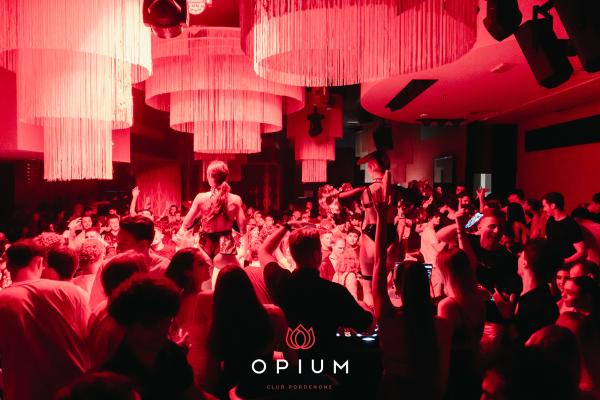 Opening all'Opium Club, discoteca di Pordenone &ndash; foto 194