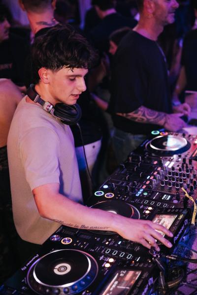 Opening Act all'Opium Club, discoteca di Pordenone &ndash; foto 50