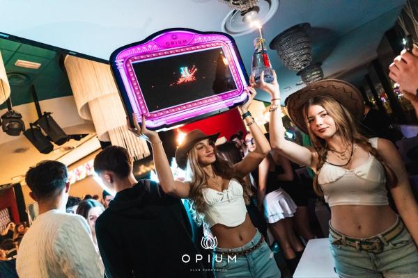 100 giorni all'Opium Club, discoteca di Pordenone &ndash; foto 56