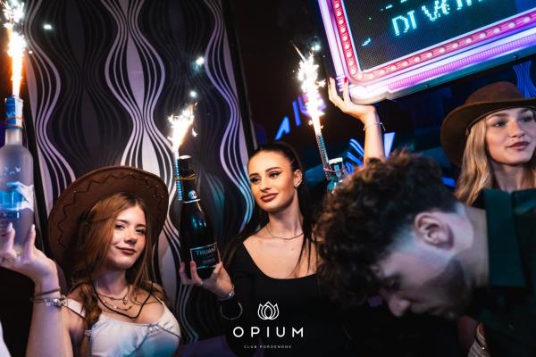100 giorni all'Opium Club, discoteca di Pordenone &ndash; foto 68