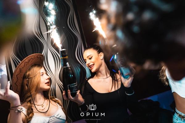 100 giorni all'Opium Club, discoteca di Pordenone &ndash; foto 70