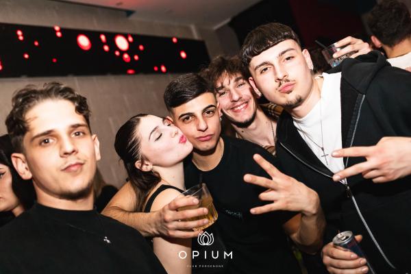 CARNEVALE ITALIANO all'Opium Club, discoteca di Pordenone &ndash; foto 17