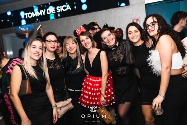 CARNEVALE ITALIANO all'Opium Club, discoteca di Pordenone &ndash; foto 34