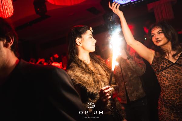 CARNEVALE ITALIANO all'Opium Club, discoteca di Pordenone &ndash; foto 100