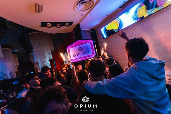 2000 HIT all'Opium Club, discoteca di Pordenone &ndash; foto 85