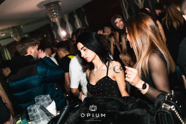 2000 HIT all'Opium Club, discoteca di Pordenone &ndash; foto 95