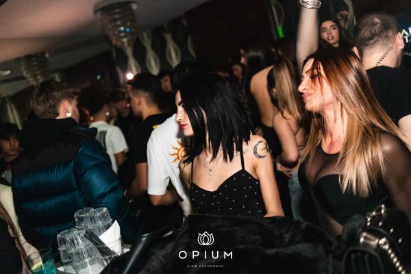 2000 HIT all'Opium Club, discoteca di Pordenone &ndash; foto 96