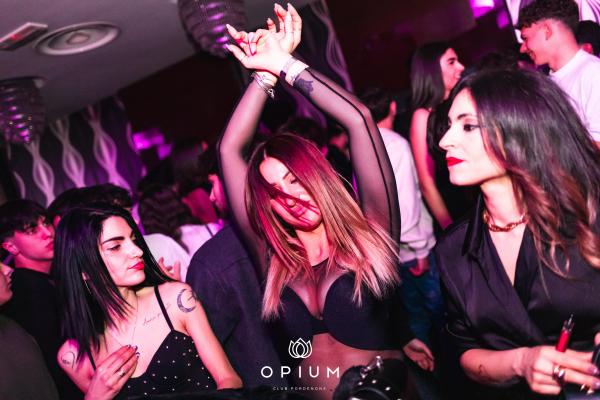 2000 HIT all'Opium Club, discoteca di Pordenone &ndash; foto 97
