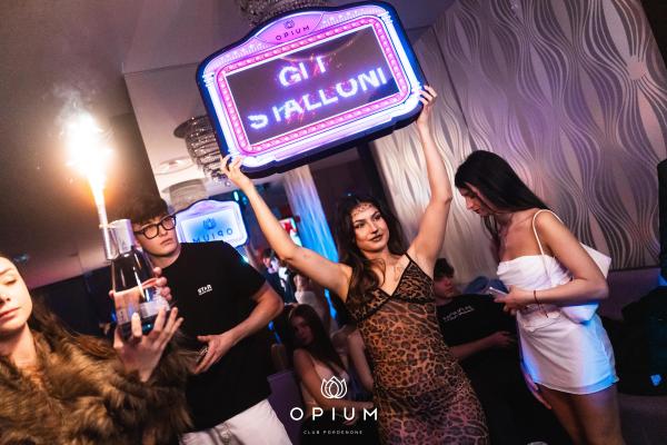 2000 HIT all'Opium Club, discoteca di Pordenone &ndash; foto 129