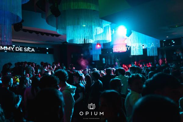 2000 HIT all'Opium Club, discoteca di Pordenone &ndash; foto 131