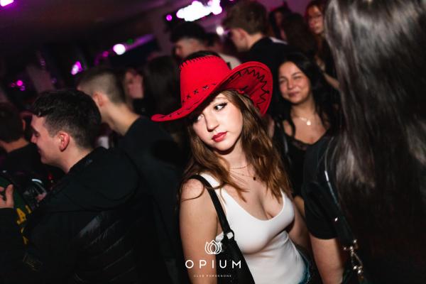 2000 HIT all'Opium Club, discoteca di Pordenone &ndash; foto 136
