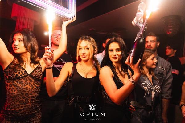 2000 HIT all'Opium Club, discoteca di Pordenone &ndash; foto 152