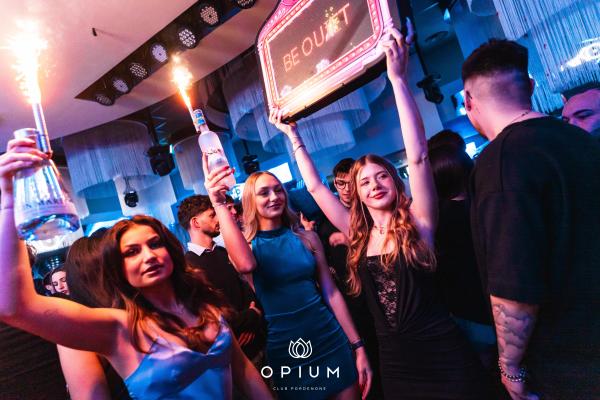 2000 HIT all'Opium Club, discoteca di Pordenone &ndash; foto 176